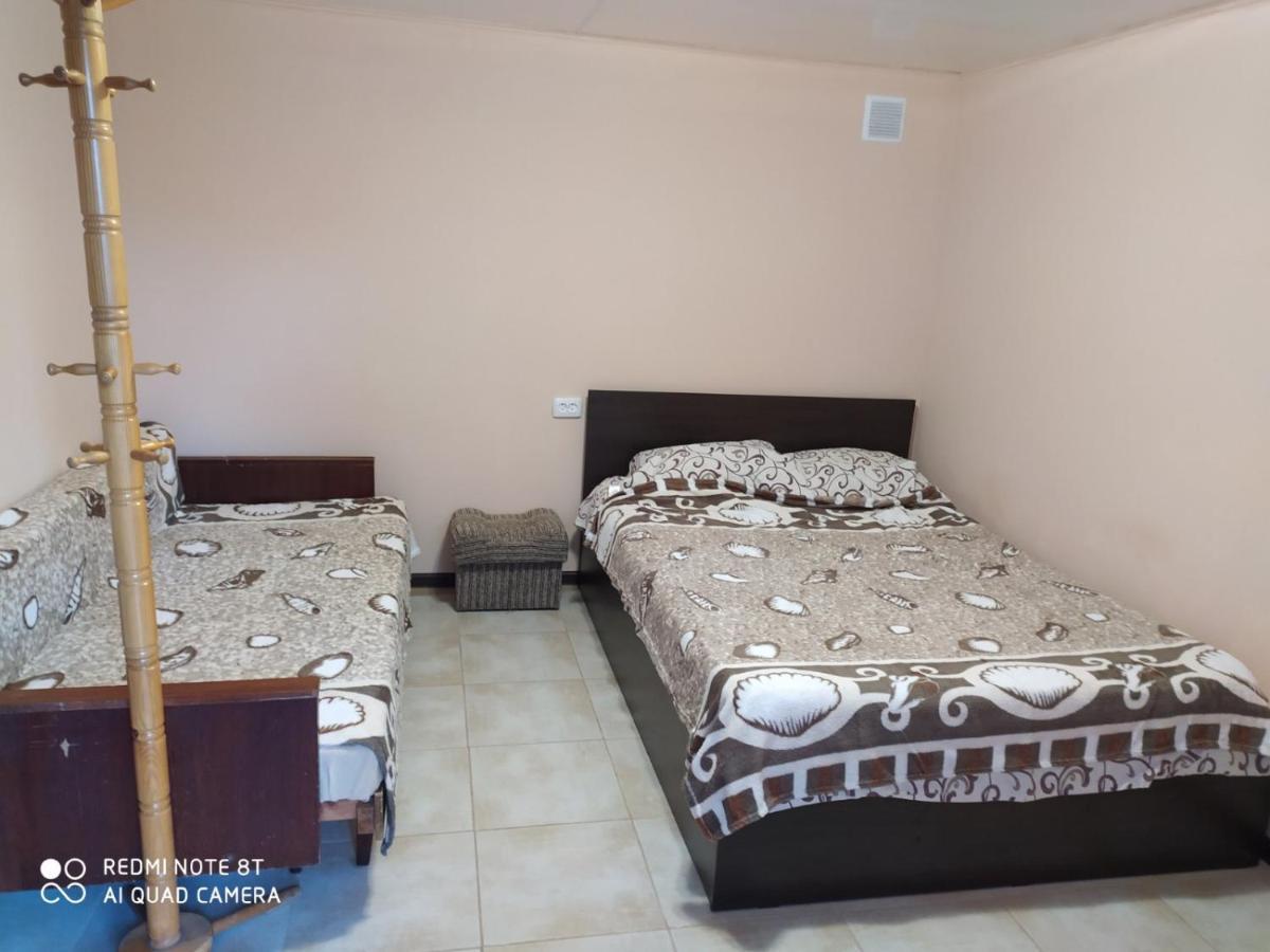 Small Guest House Lazurne Exterior photo