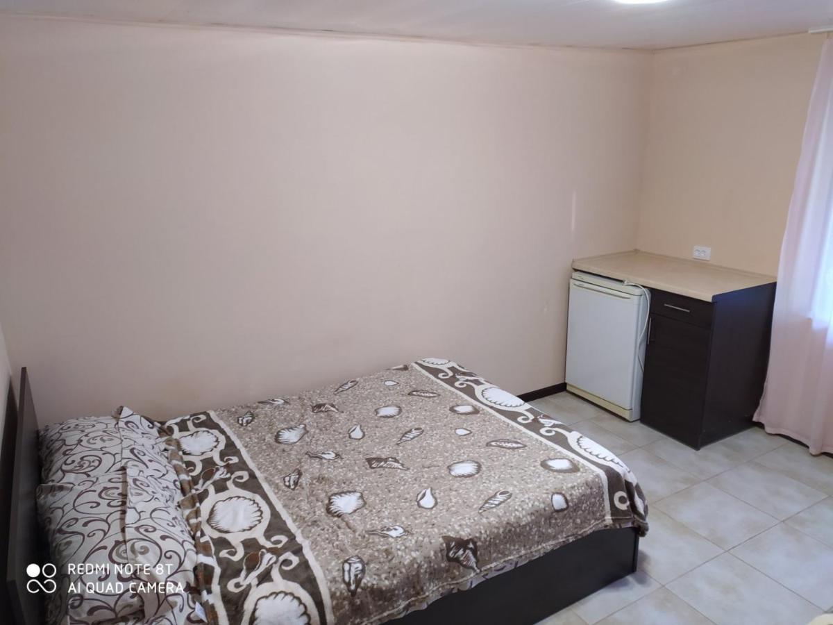Small Guest House Lazurne Exterior photo